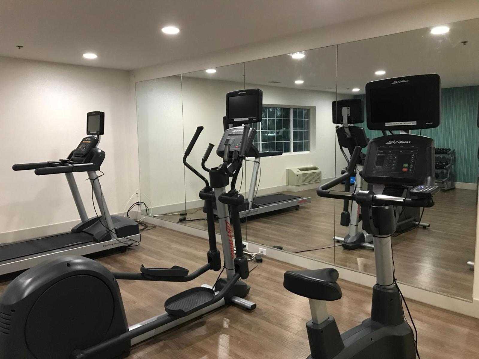 Holiday Inn Express - Canton