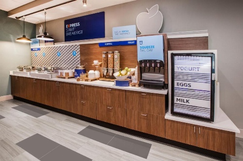 Holiday Inn Express - Canton image 20